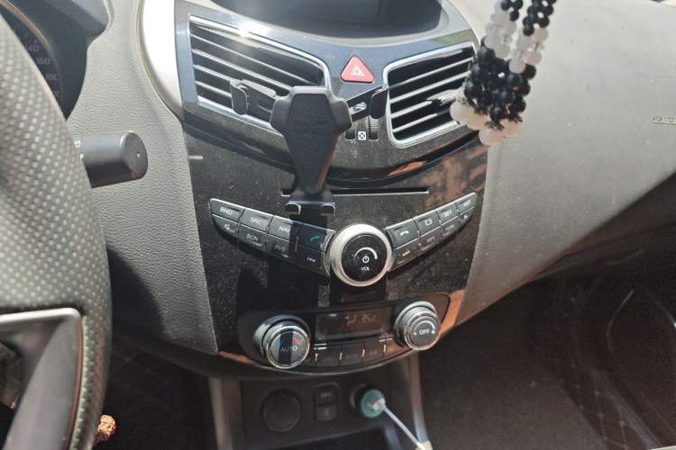 Used Haima S5 2016 1.6L Manual Smart Luxury Tech Edition Audio And AC Panel