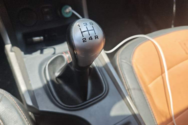 Used Haima S5 2016 1.6L Manual Smart Luxury Tech Edition Gear Lever