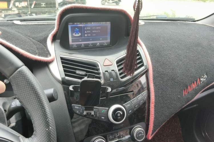 Used Haima S5 2016 1.5T CVT Enjoyment Edition Audio And AC Panel