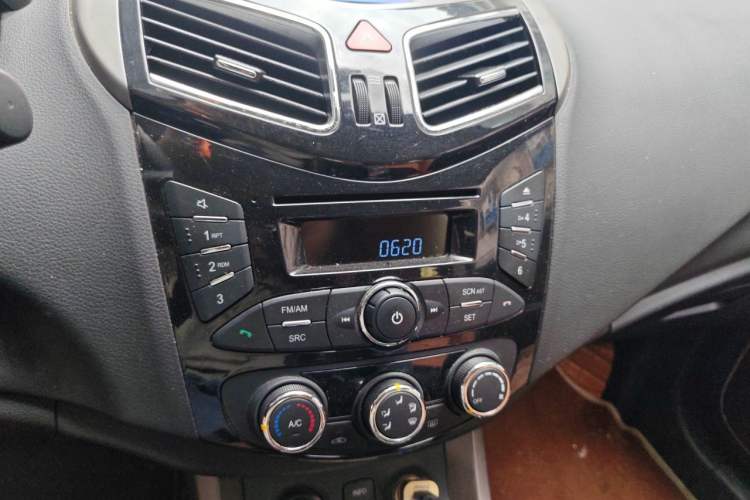 Used Haima S5 2016 1.6L Manual Luxury Tech Edition Audio And AC Panel