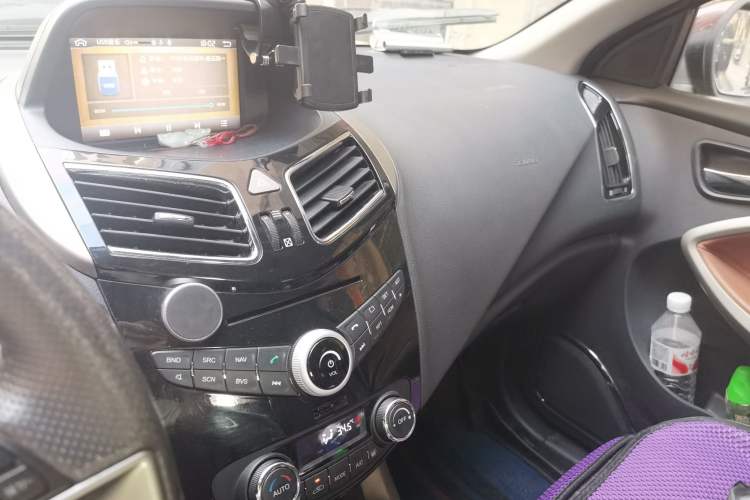 Used Haima S5 2016 1.5T CVT Enjoyment Edition Audio And AC Panel