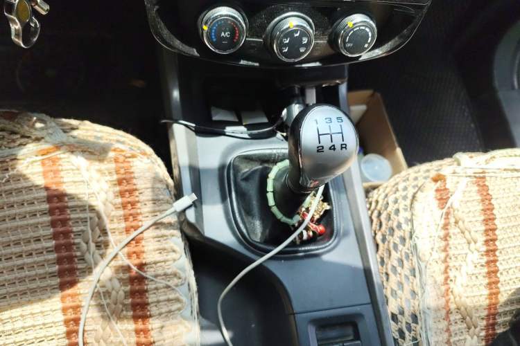 Used Haima S5 2016 1.6L Manual Luxury Tech Edition Gear Lever
