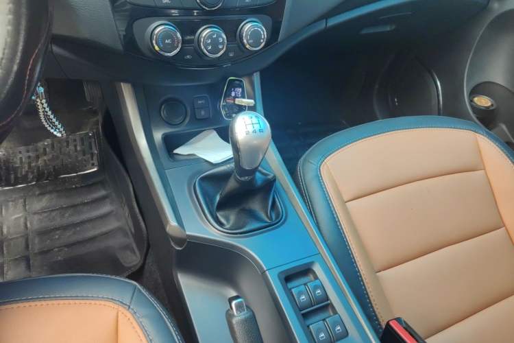 Used Haima S5 2016 1.6L Manual Luxury Tech Edition Gear Lever