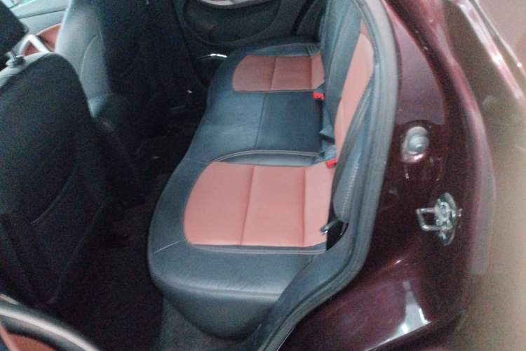 Used Haima S5 2016 1.5T CVT Enjoyment Edition Interior 4