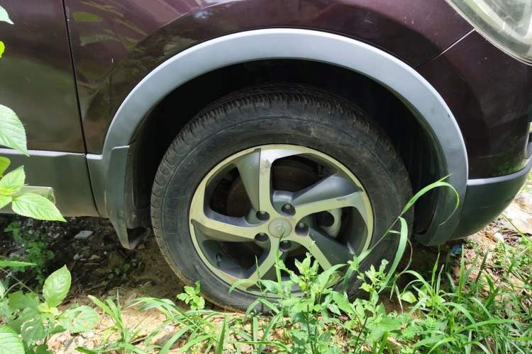 Used Haima S5 2016 1.6L Manual Luxury Tech Edition Right Front Wheel Hub