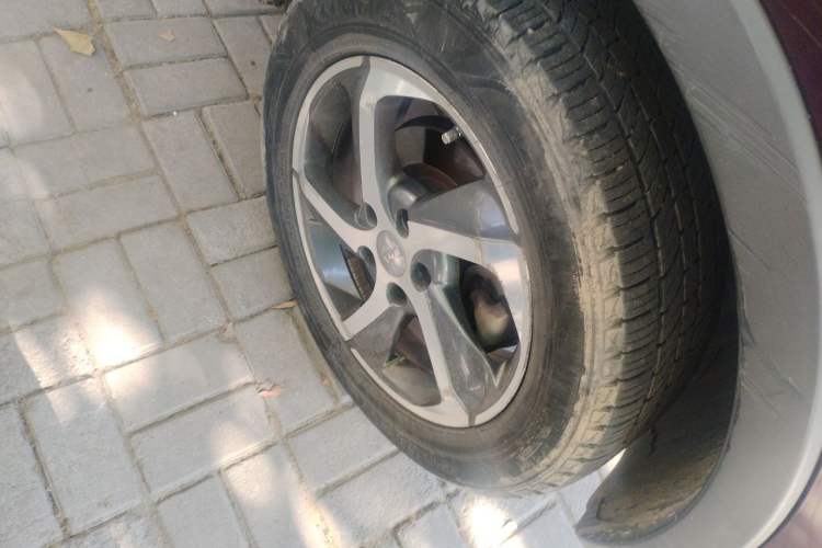 Used Haima S5 2016 1.6L Manual Luxury Tech Edition Right Front Wheel Hub