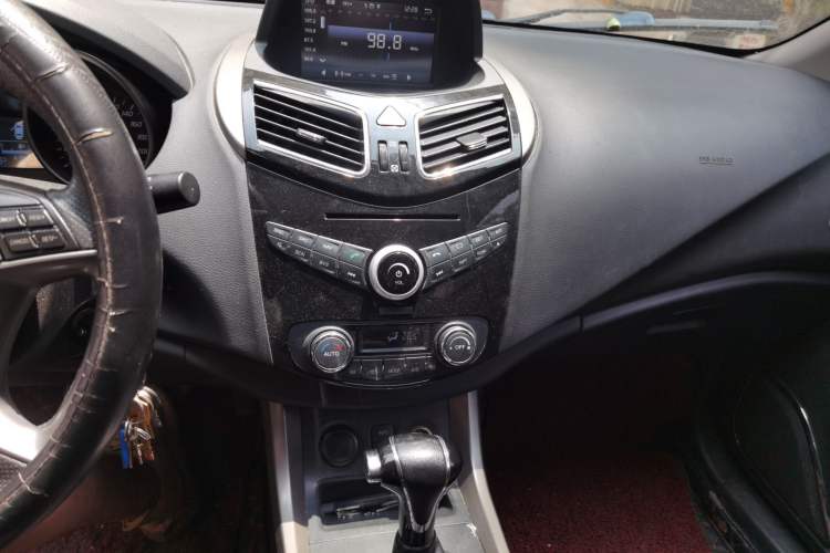 Used Haima S5 2016 1.5T CVT Enjoyment Edition Audio And AC Panel