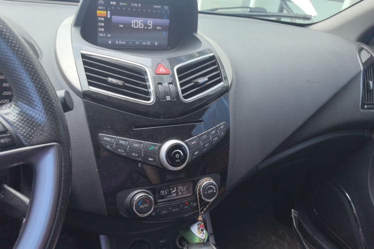 Used Haima S5 2016 1.5T CVT Enjoyment Edition Audio And AC Panel