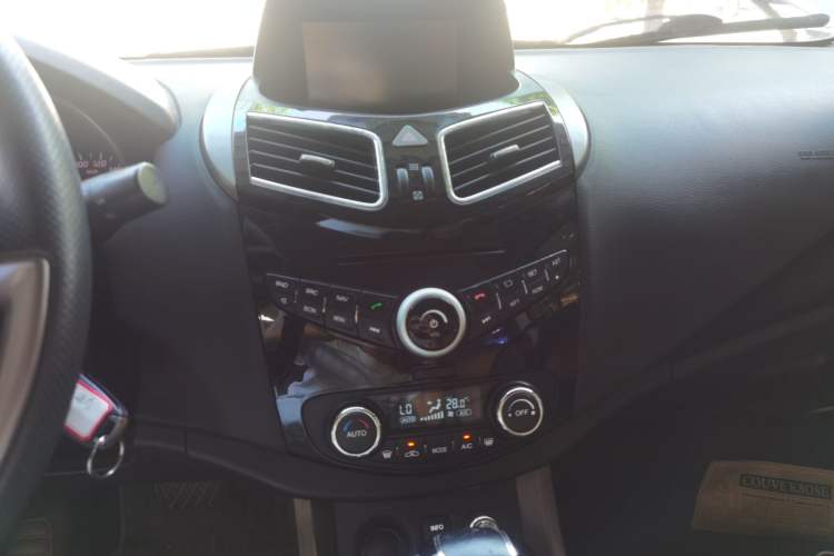 Used Haima S5 2016 1.5T CVT Enjoyment Edition Audio And AC Panel