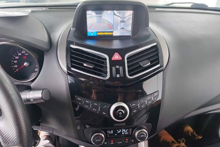 Used Haima S5 2016 1.5T CVT Enjoyment Edition Audio And AC Panel