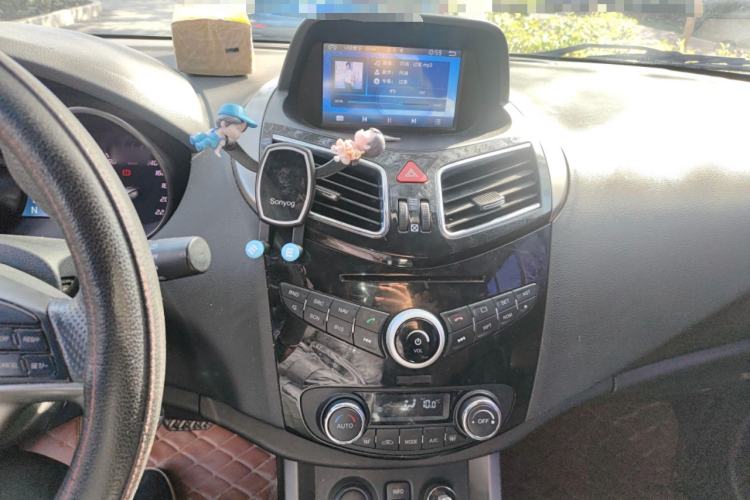 Used Haima S5 2016 1.5T CVT Enjoyment Edition Audio And AC Panel