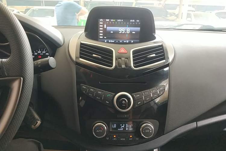 Used Haima S5 2016 1.5T CVT Enjoyment Edition Audio And AC Panel