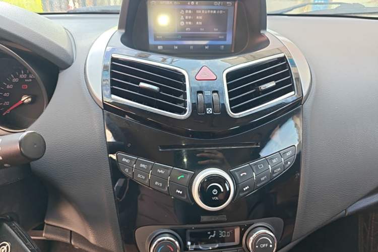 Used Haima S5 2016 1.5T CVT Enjoyment Edition Audio And AC Panel