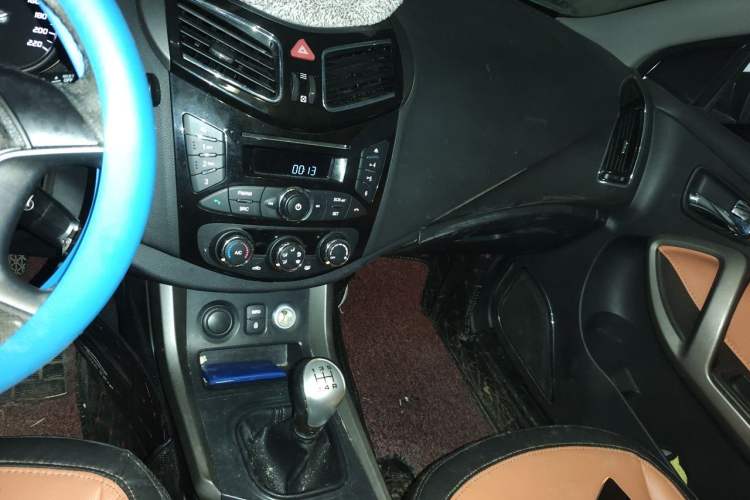Used Haima S5 2016 1.6L Manual Luxury Tech Edition Audio And AC Panel