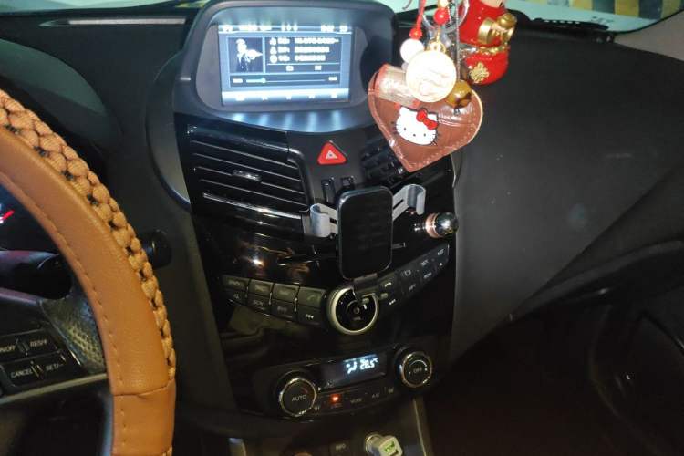 Used Haima S5 2016 1.5T CVT Enjoyment Edition Audio And AC Panel