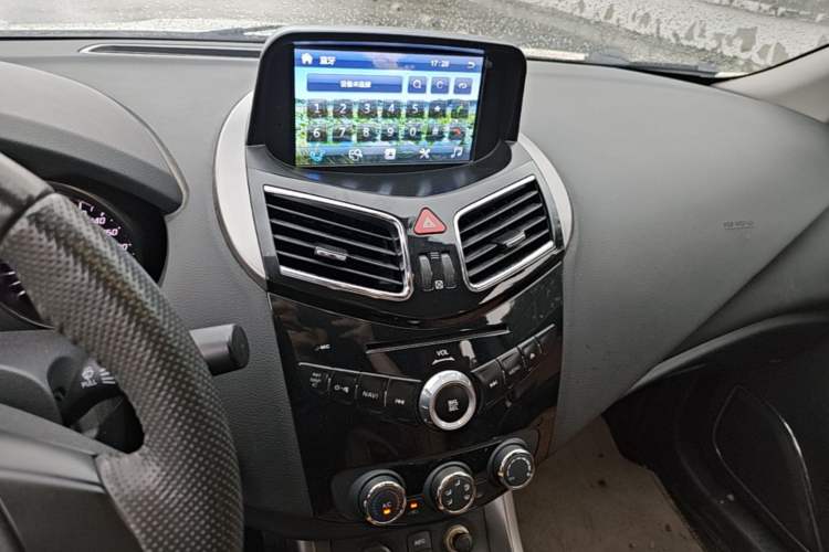 Used Haima S5 2016 1.6L Manual Luxury Tech Edition Audio And AC Panel