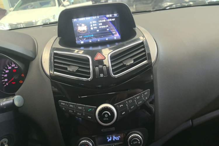Used Haima S5 2016 1.5T CVT Enjoyment Edition Audio And AC Panel