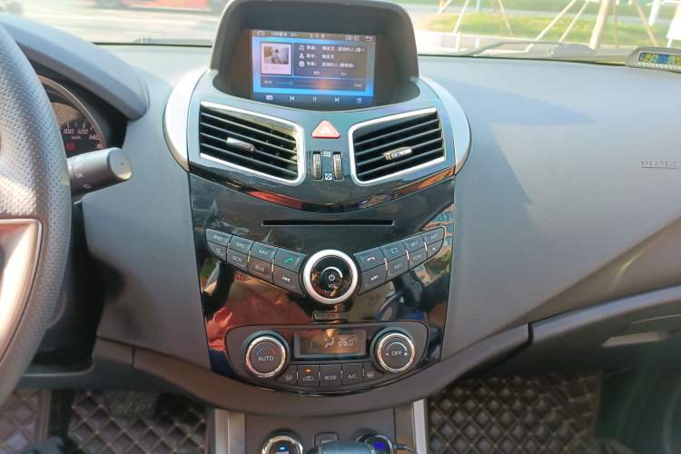 Used Haima S5 2016 1.5T CVT Enjoyment Edition Audio And AC Panel