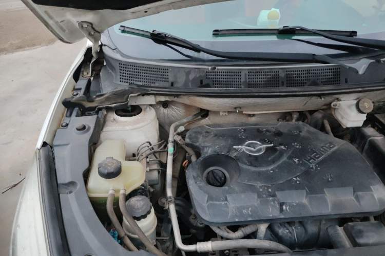 Used Haima S5 2016 1.6L Manual Luxury Tech Edition Engine Bay Right