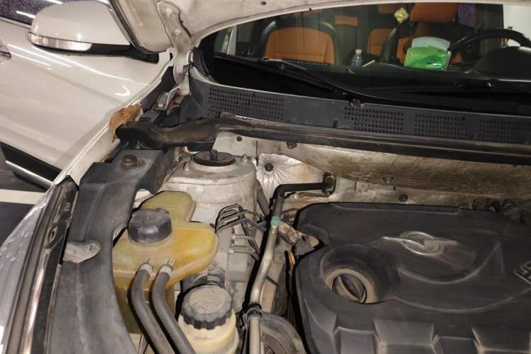 Used Haima S5 2016 1.6L Manual Luxury Tech Edition Engine Bay Right