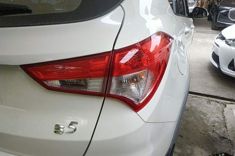 Used Haima S5 2016 1.5T CVT Enjoyment Edition Exterior 3