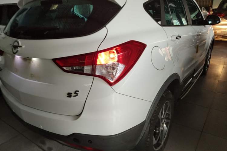 Used Haima S5 2016 1.6L Manual Luxury Tech Edition Exterior 3