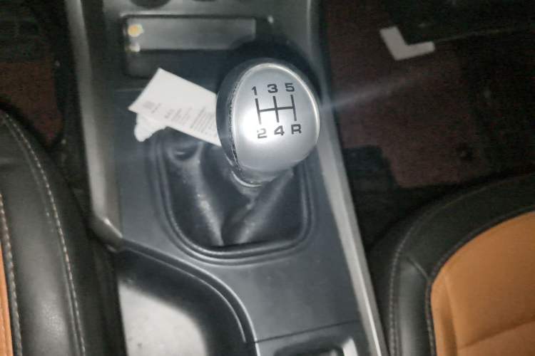 Used Haima S5 2016 1.6L Manual Luxury Tech Edition Gear Lever