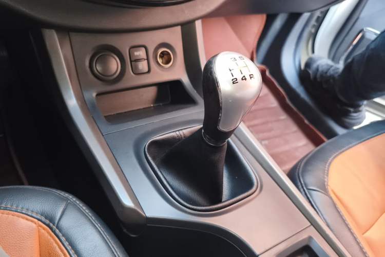 Used Haima S5 2016 1.6L Manual Luxury Tech Edition Gear Lever