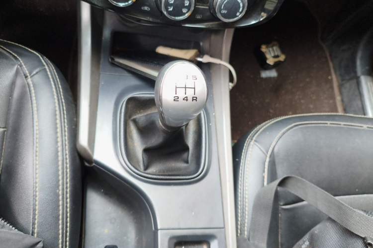 Used Haima S5 2016 1.6L Manual Luxury Tech Edition Gear Lever