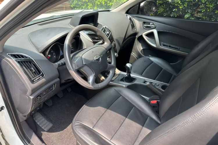 Used Haima S5 2016 1.6L Manual Luxury Tech Edition Interior 1