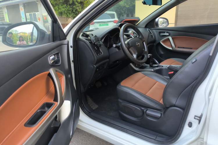 Used Haima S5 2016 1.5T CVT Enjoyment Edition Interior 3