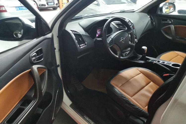 Used Haima S5 2016 1.6L Manual Luxury Tech Edition Interior 3