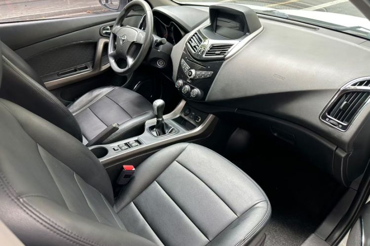 Used Haima S5 2016 1.6L Manual Luxury Tech Edition Interior 3