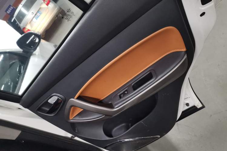 Used Haima S5 2016 1.6L Manual Luxury Tech Edition Interior 6