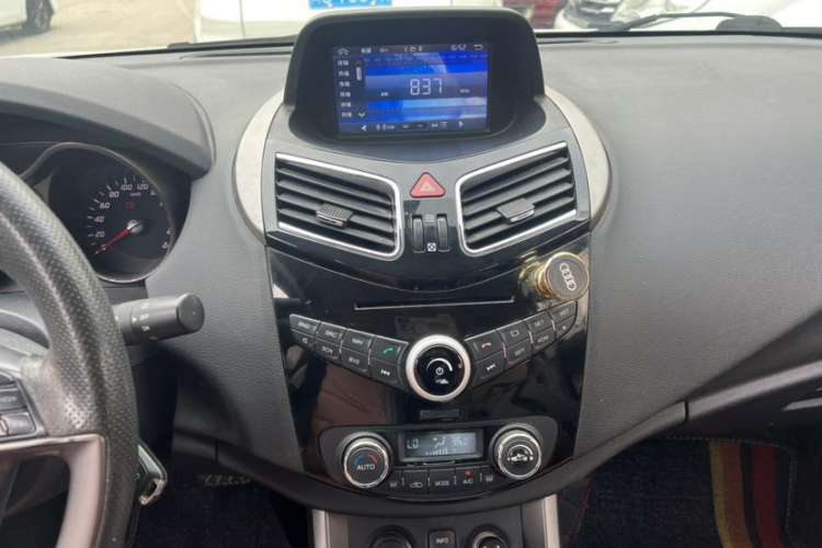 Used Haima S5 2016 1.5T CVT Enjoyment Edition Interior 9