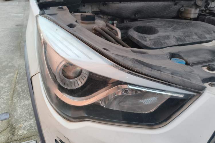 Used Haima S5 2016 1.6L Manual Luxury Tech Edition Right Front Headlight