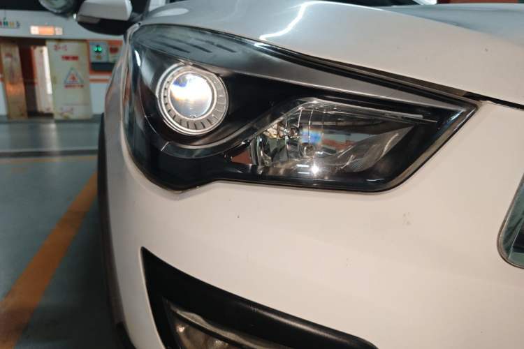 Used Haima S5 2016 1.6L Manual Luxury Tech Edition Right Front Headlight
