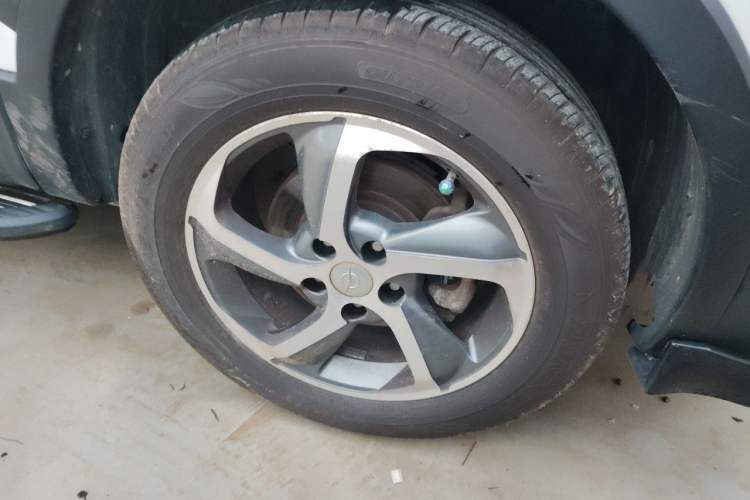 Used Haima S5 2016 1.6L Manual Luxury Tech Edition Right Front Wheel Hub