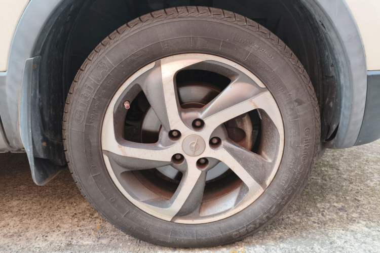 Used Haima S5 2016 1.6L Manual Luxury Tech Edition Right Front Wheel Hub
