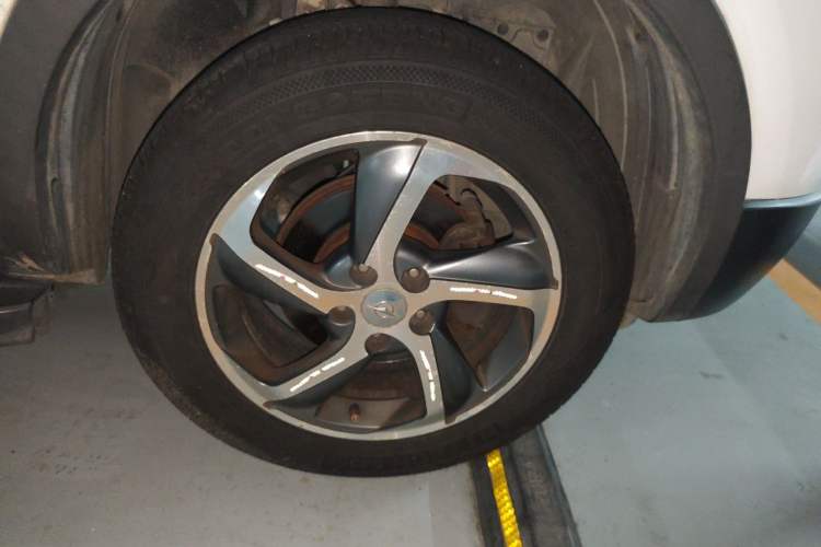Used Haima S5 2016 1.6L Manual Luxury Tech Edition Right Front Wheel Hub