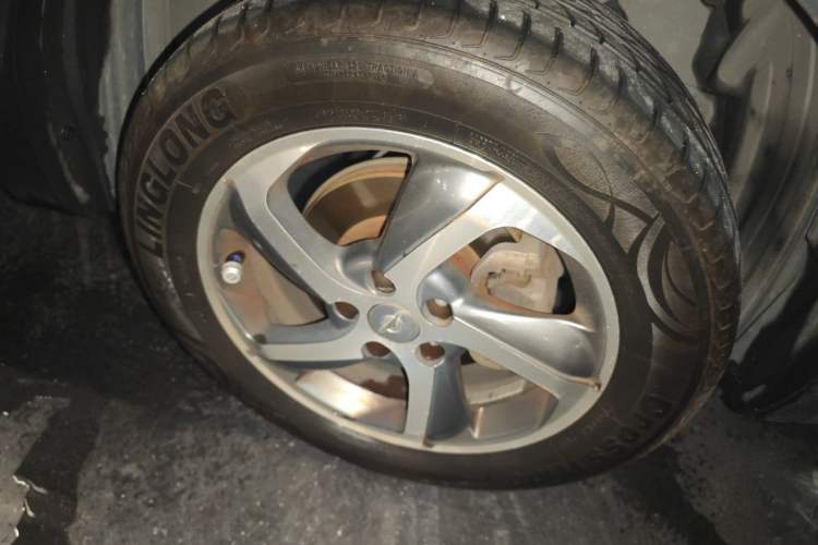 Used Haima S5 2016 1.6L Manual Luxury Tech Edition Right Front Wheel Hub
