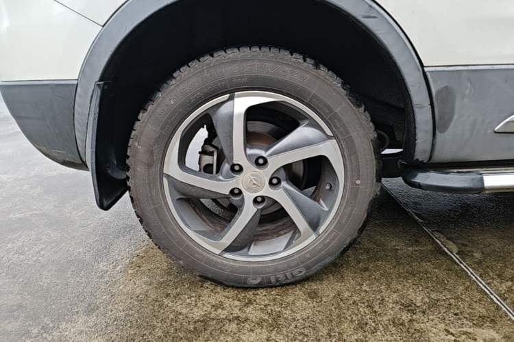 Used Haima S5 2016 1.6L Manual Luxury Tech Edition Right Rear Wheel Hub