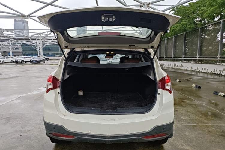 Used Haima S5 2016 1.6L Manual Luxury Tech Edition Trunk