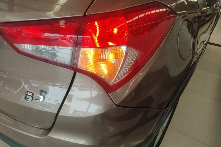Used Haima S5 2017 High-Power Version 1.6L Manual Classic Type Right Rear Taillight