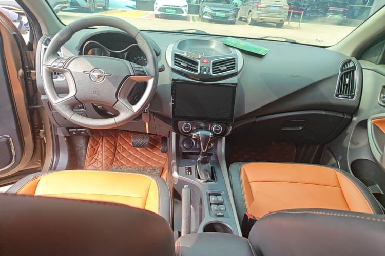 Used Haima S5 2017 Strong-Performance Version 1.5T CVT Luxury Model Center Console