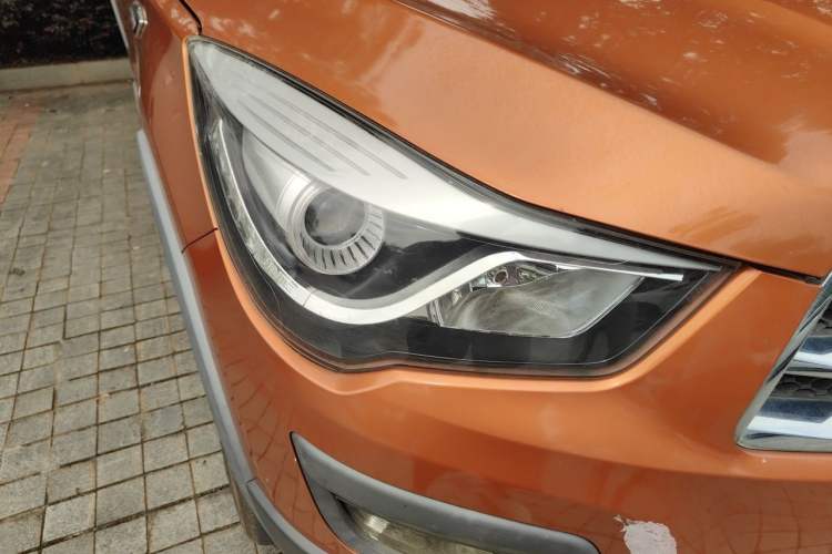 Used Haima S5 2017 Strong-Performance Version 1.5T Manual Luxury Model Right Front Headlight