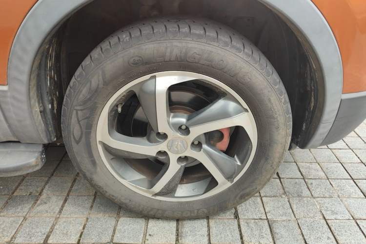 Used Haima S5 2017 Strong-Performance Version 1.5T Manual Luxury Model Right Front Wheel Hub