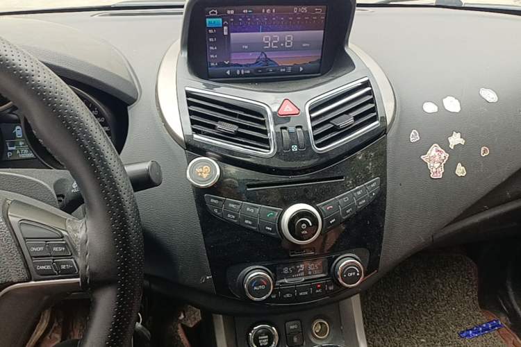 Used Haima S5 2017 Strong-Performance Version 1.5T CVT Prestige Model Audio And AC Panel