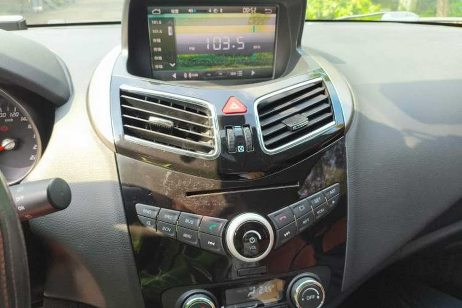 Used Haima S5 2017 Strong-Performance Version 1.5T CVT Prestige Model Audio And AC Panel