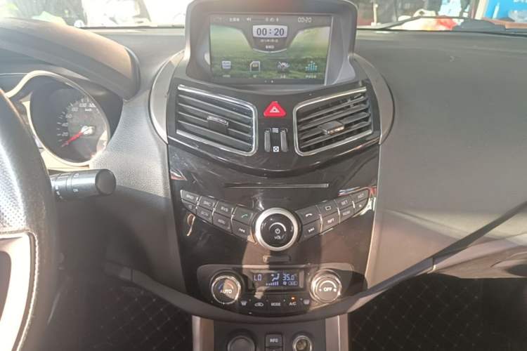 Used Haima S5 2017 Strong-Performance Version 1.5T CVT Prestige Model Audio And AC Panel